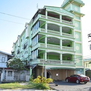 Regency Suites Hotel